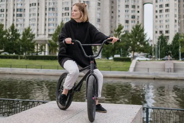 Da Bike Emprestada ao Primeiro Patrocínio: A Jornada da Ana no BMX